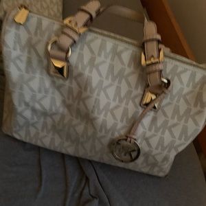 Michael kors satchel